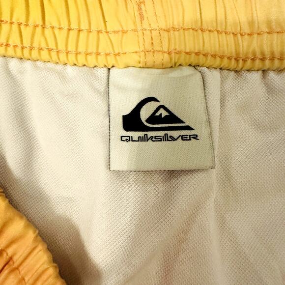 Quiksilver Men's Multicolor Lined Elastic Waist Swim Trunks Shorts Size XL NWT - Picture 3 of 5